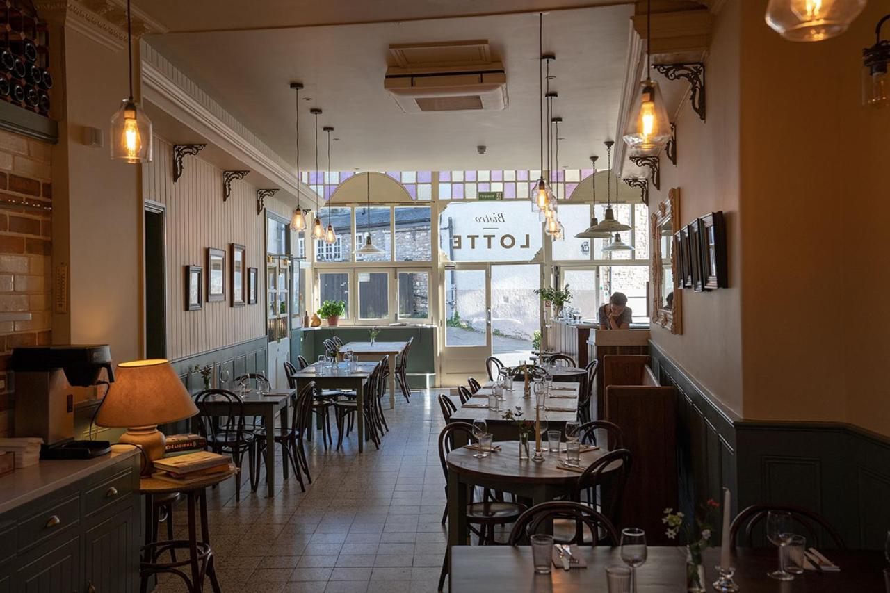フルーム Bistro Lotte Bed & Breakfast エクステリア 写真